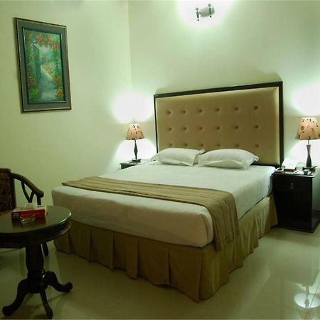 Ambassador Residency Hotel Chittagong Ngoại thất bức ảnh