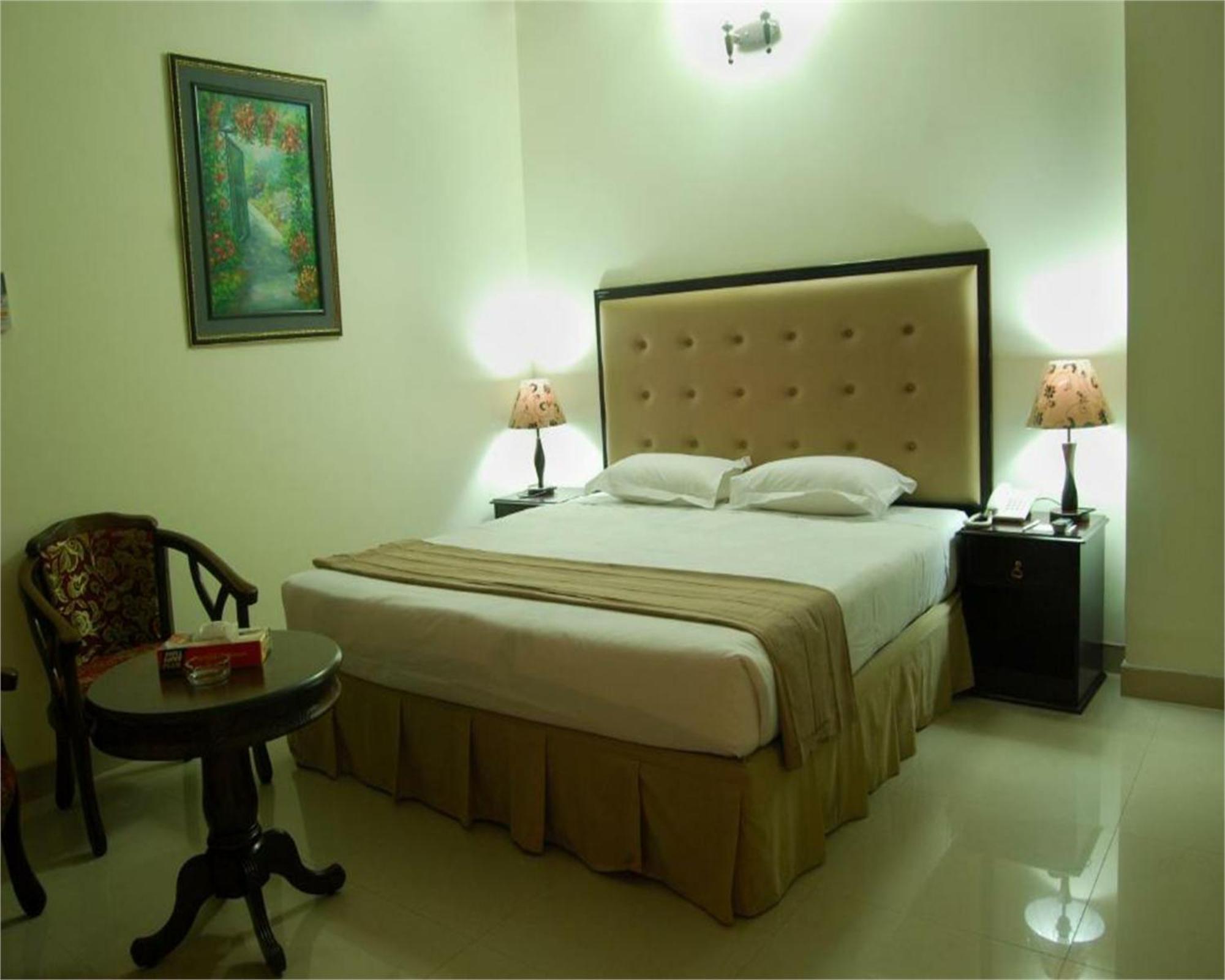 Ambassador Residency Hotel Chittagong Ngoại thất bức ảnh