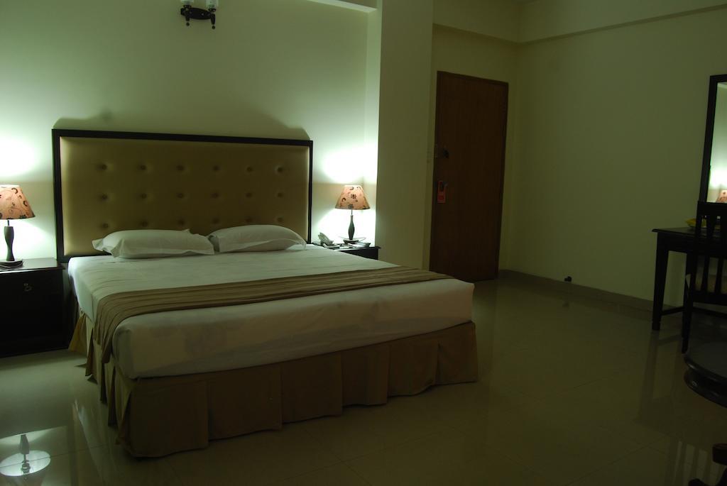 Ambassador Residency Hotel Chittagong Ngoại thất bức ảnh